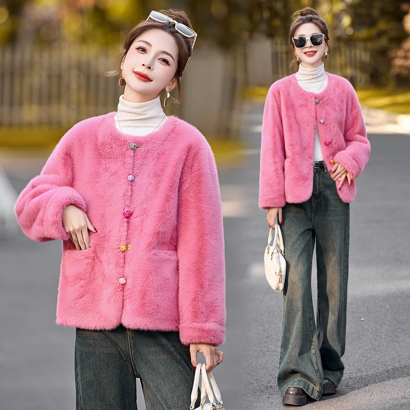 新中式皮毛一体短款外套女2024冬季新款复古盘扣气质加厚保暖上衣