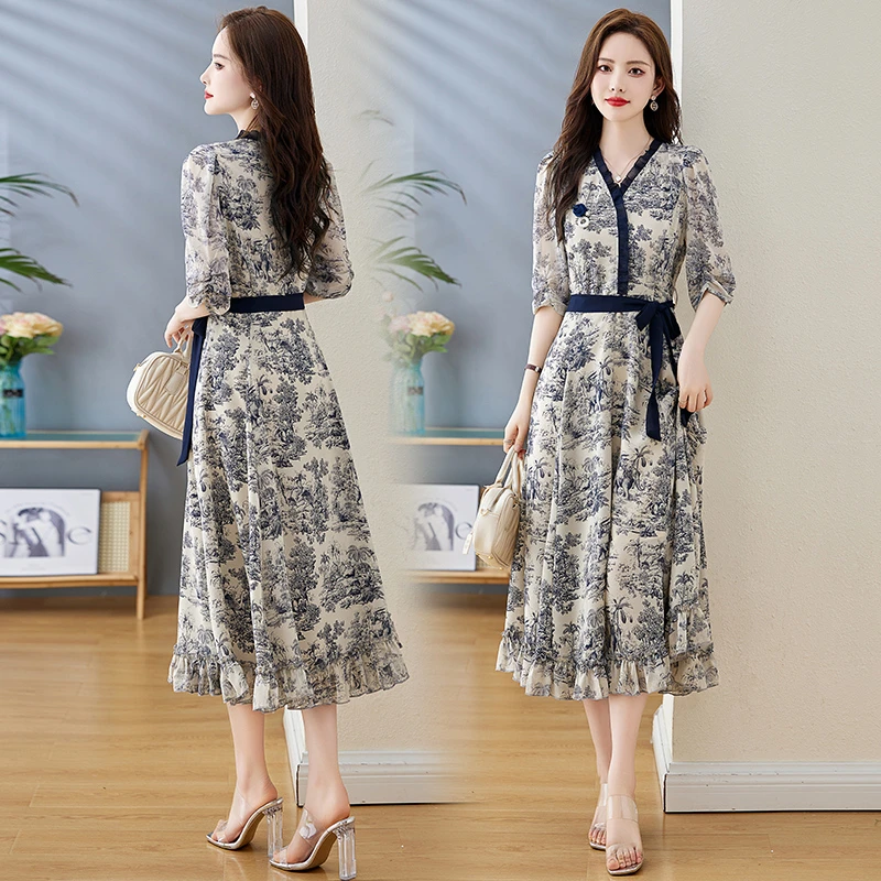 法式碎花连衣裙女2025夏季新款轻奢高级感气质收腰显瘦中长款裙子