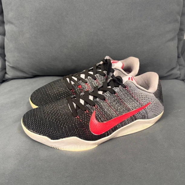 44码 280/科比11 黑红 篮球鞋/9新
