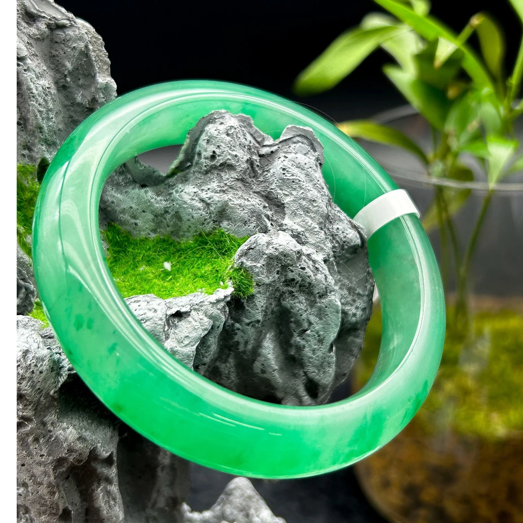 非洲翠冰飘花手镯精品独龙玉冰透菠菜绿飘绿冰绿平安镯时尚满绿