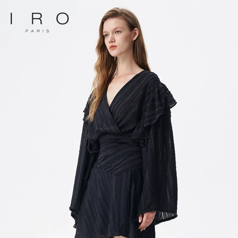 IRONight【钟欣潼同款】春秋女装高级感时尚V领条纹不规则衬衫上衣