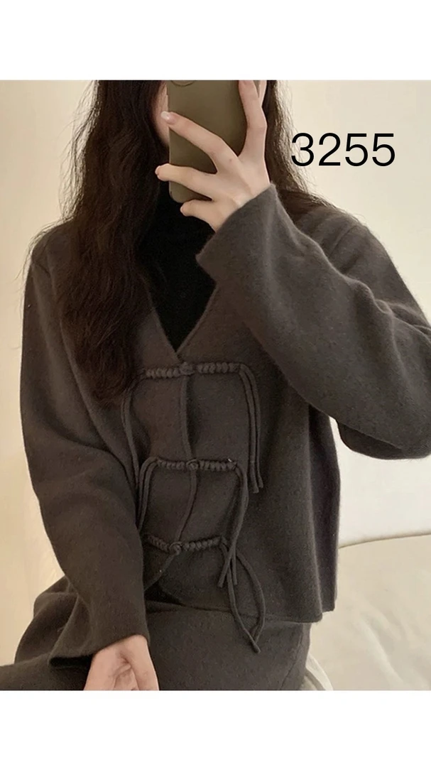 3255 （部分无水洗唛，介意慎拍）SANFAN新款针织衫