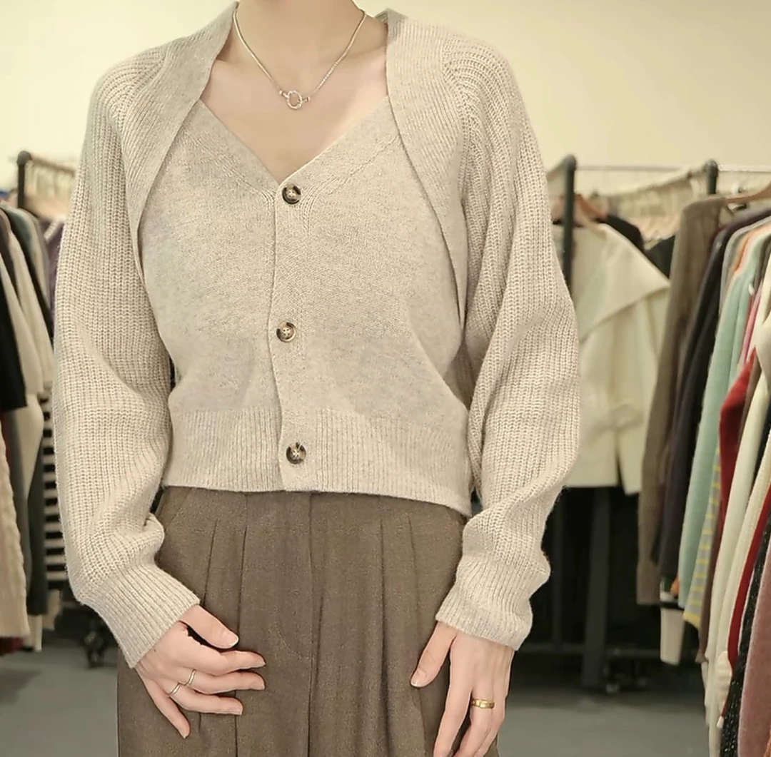 2449（部分无水洗唛，介意慎拍）SANFAN新款针织衫