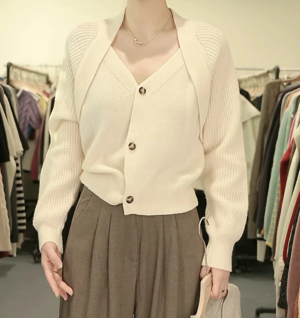 2445（部分无水洗唛，介意慎拍）SANFAN新款针织衫