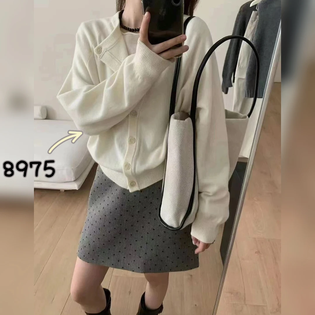 8975（部分无水洗唛，介意慎拍）SANFAN新款针织衫