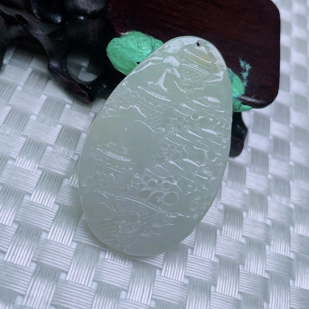 特色翡翠a货飘黄翡山水牌吊坠尺寸 54-34-6重: 20.39g