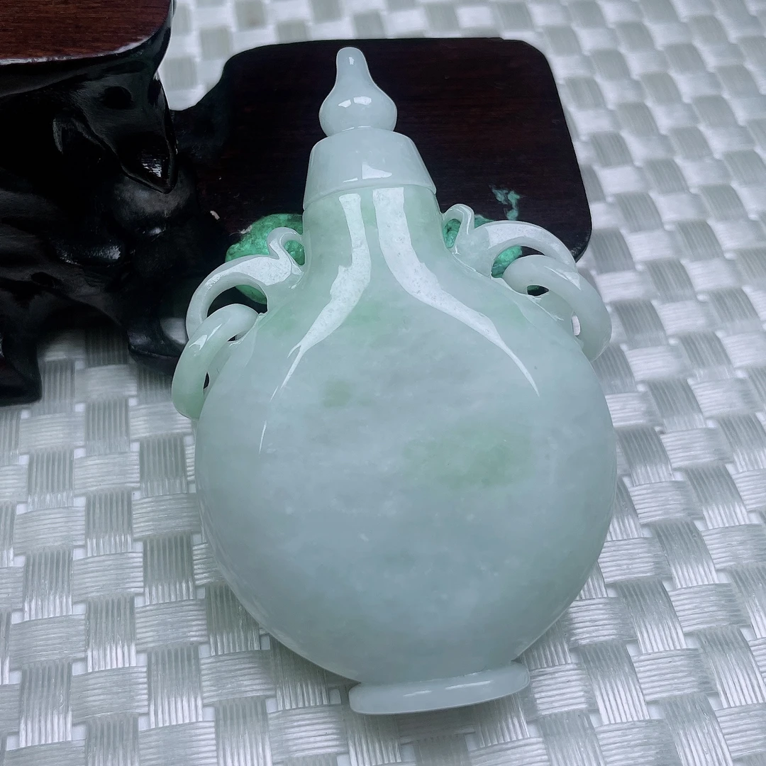 缅甸天然翡翠老坑全胶感飘绿玉瓶尺寸:74-46-16mm精细重量:73.38g