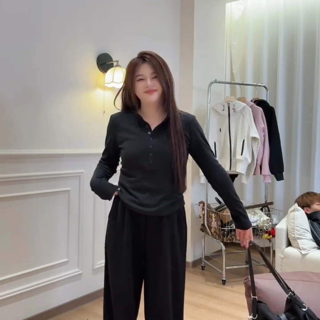 2024秋冬美式复古半开领打底内搭正肩T恤女长袖纽扣收腰短款上衣