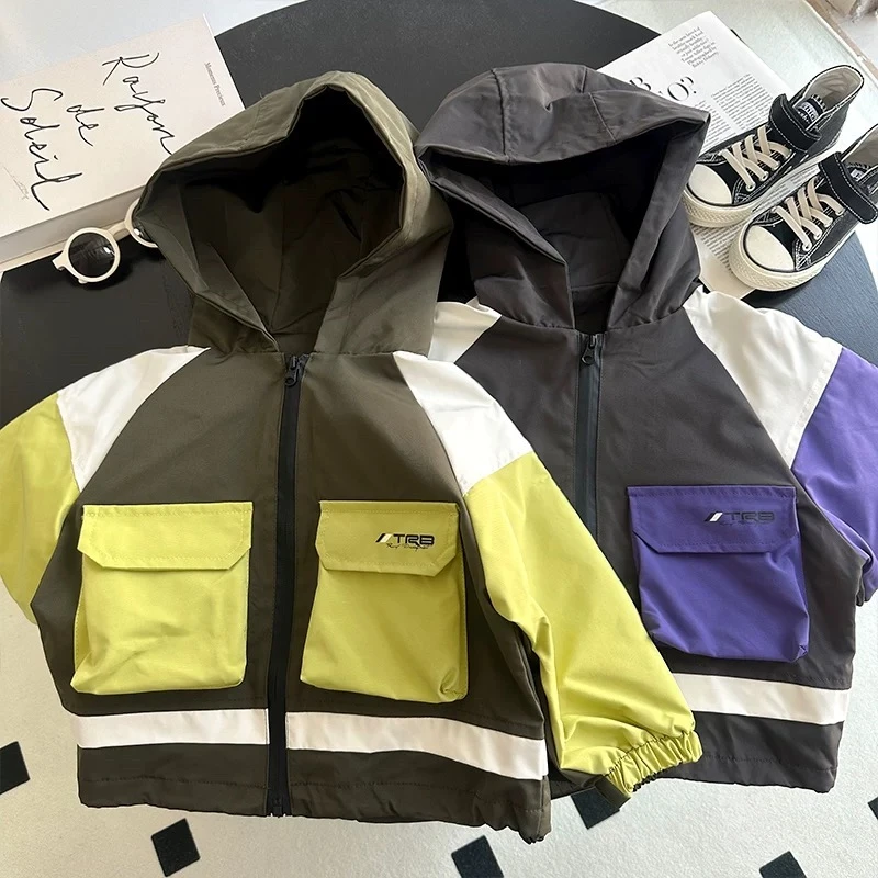 （现货）儿童韩版TRB秋款连帽冲锋衣外套