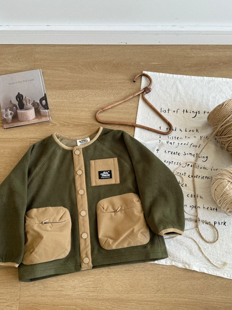 FWJK003-2（现货）韩版儿童撞色拼接摇粒绒外套