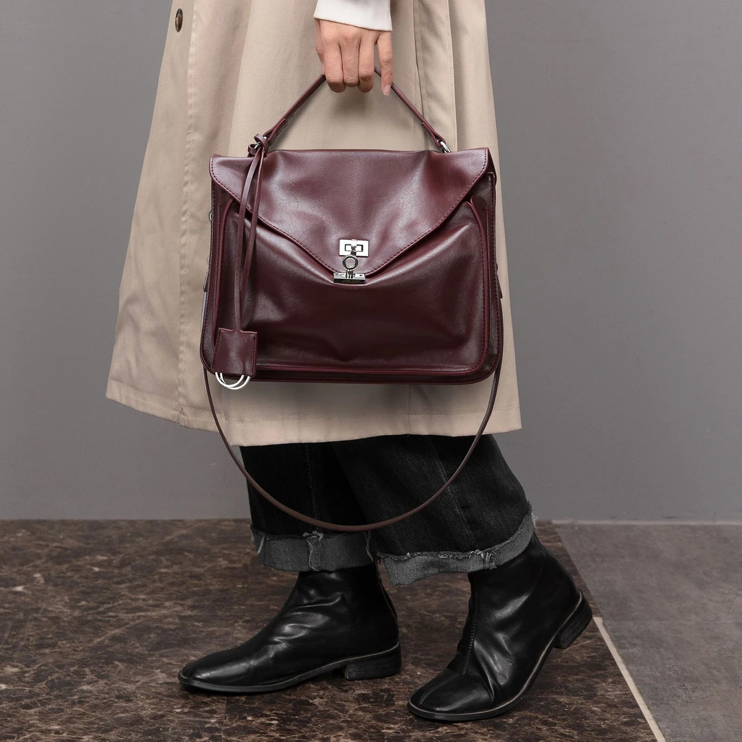 包包女时尚植鞣软皮轻奢女包大容量通勤包高级感邮差包百搭斜挎包