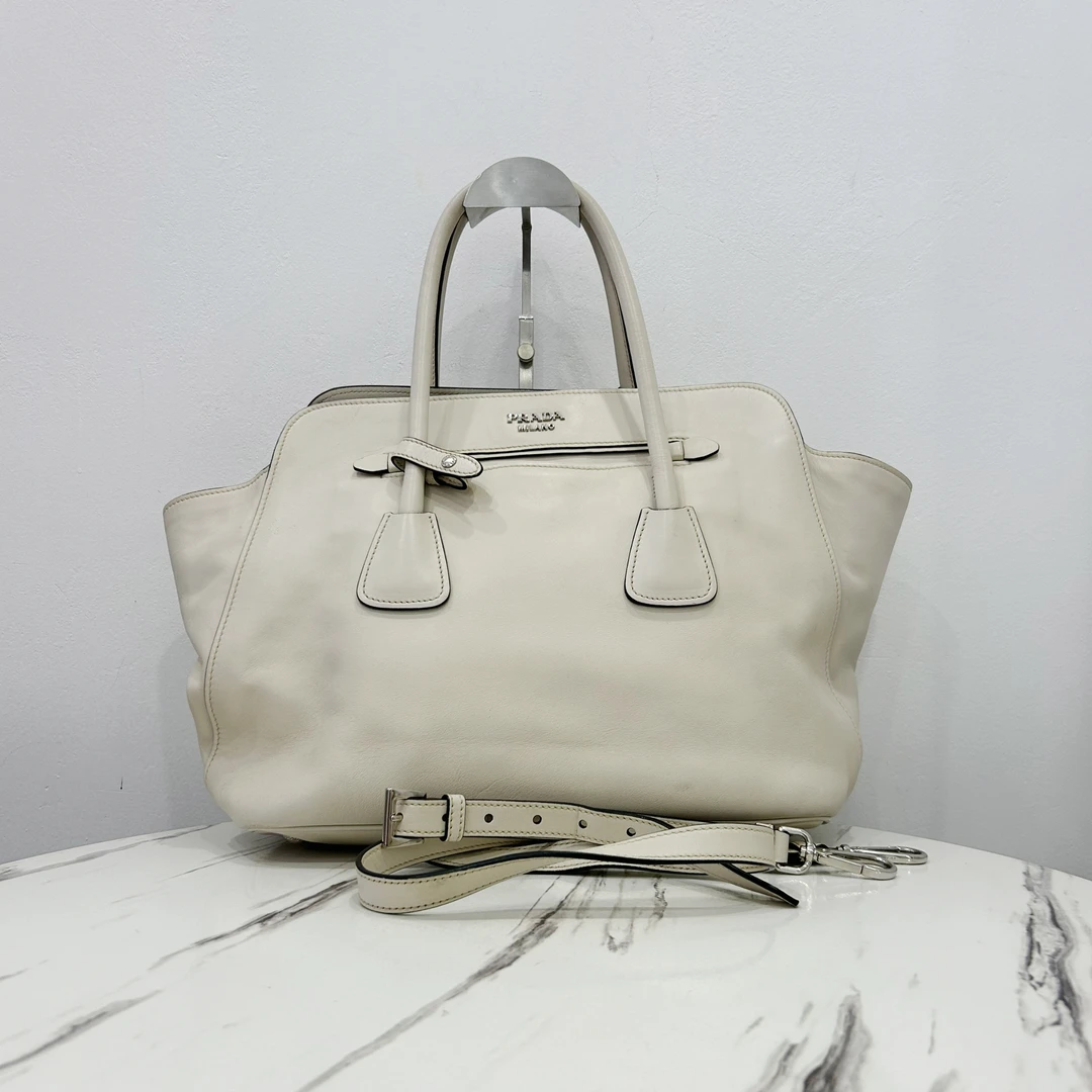 95新 Prada/普拉达 SZ/普拉达饺子包/20602