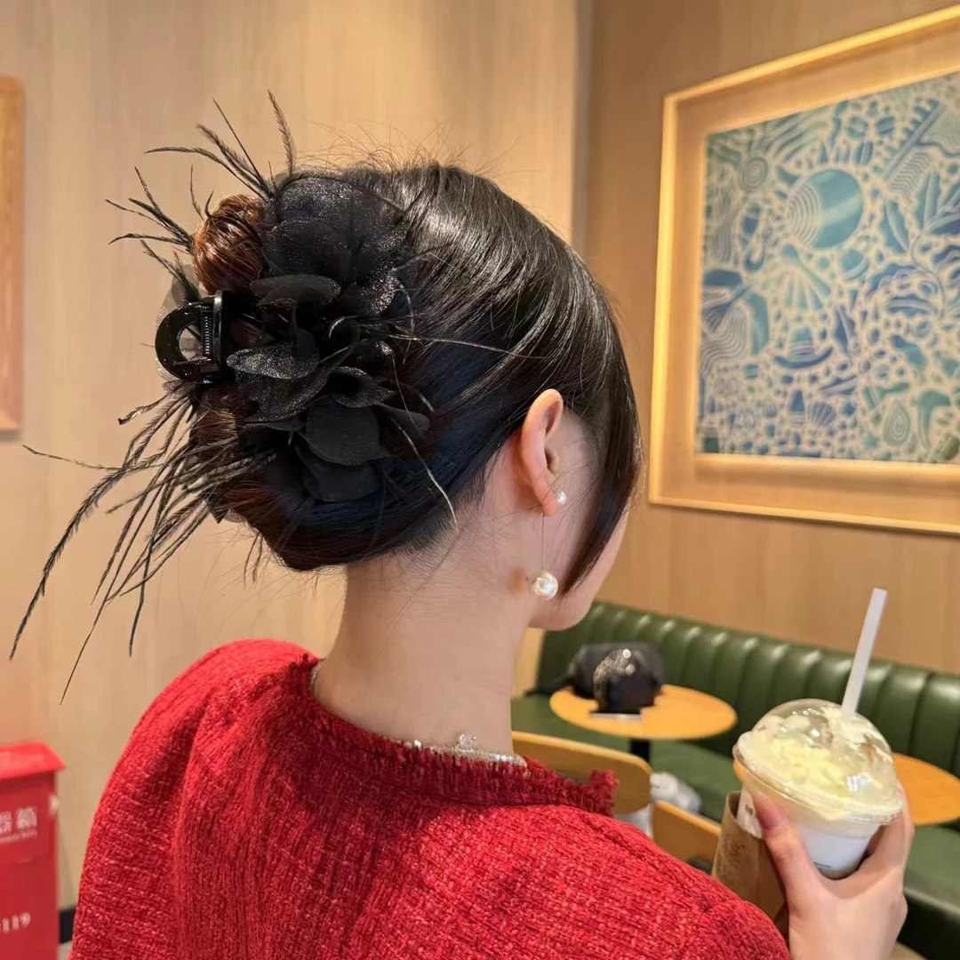 秋冬新款毛毛小抓夹显气质显发量百搭抓夹简约超仙发夹优雅大抓夹