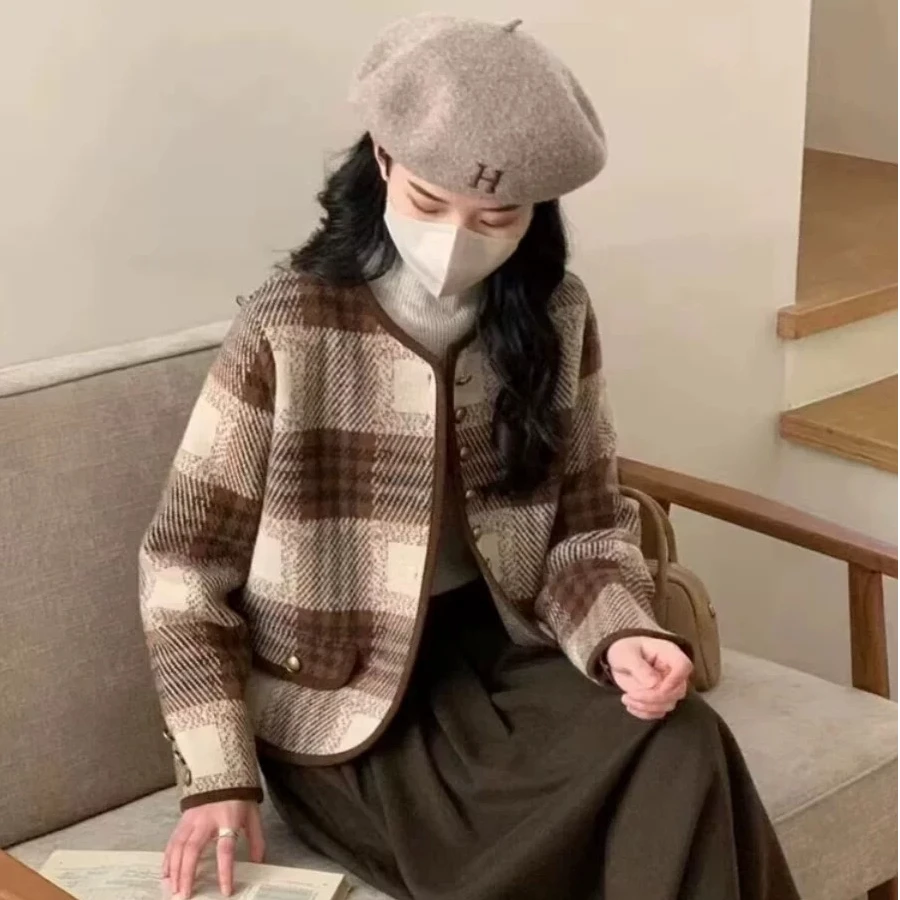 早秋小香风复古格子外套女春秋款2024新款洋气小个子短款上衣