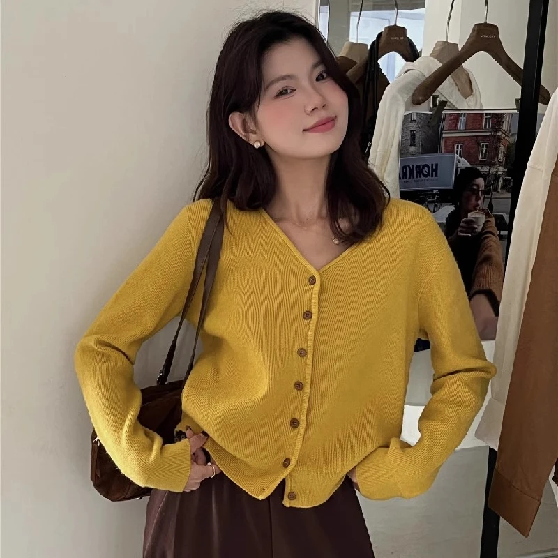 黄色V领针织开衫女外搭2025秋冬新款毛衣外套慵懒风早秋长袖上衣