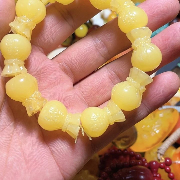 琥珀颈饰未镶嵌琥珀