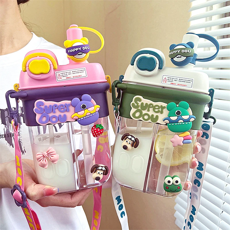 高颜值儿童新款双饮水杯男女上学专用小学生可爱便携吸管塑料杯子