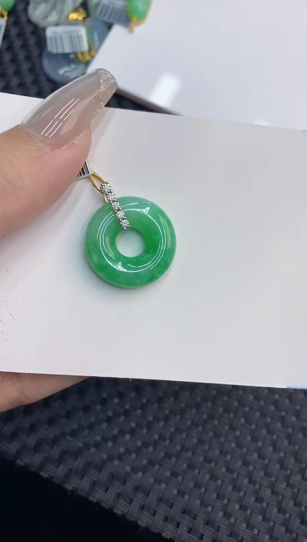 【闪购商品】翡翠颈饰18K金镶嵌