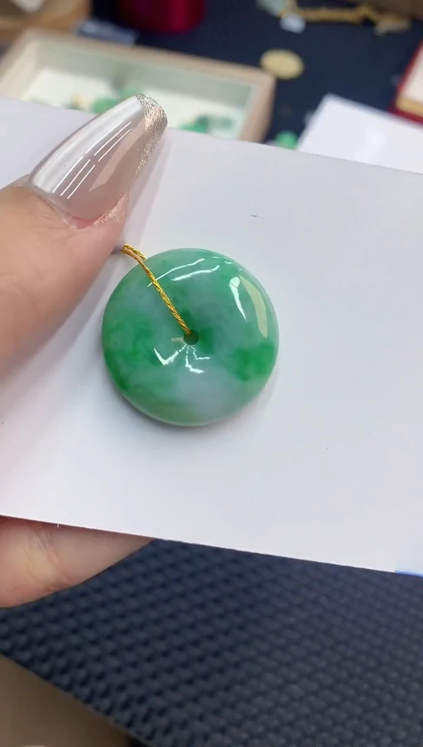 【闪购商品】翡翠颈饰未镶嵌