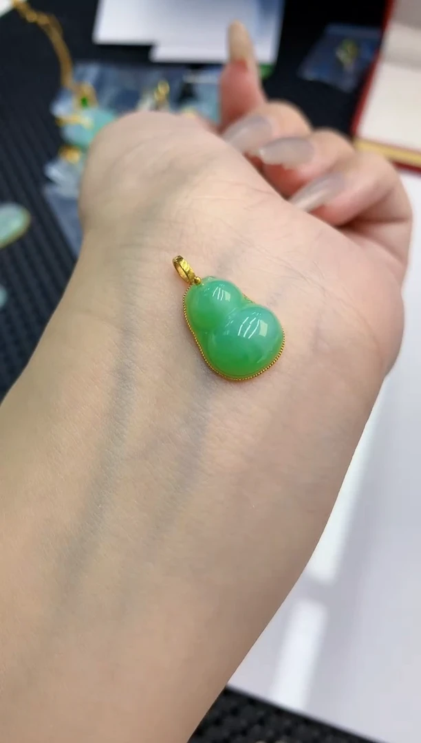 【闪购商品】翡翠颈饰18K金镶嵌