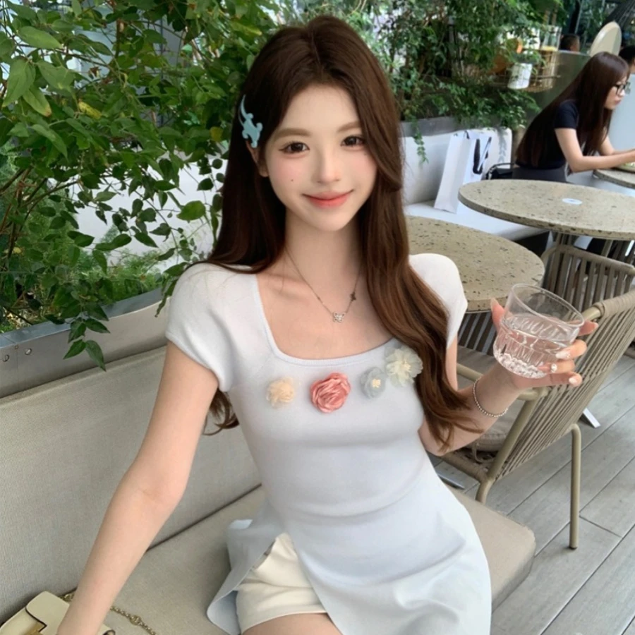 甜辣妹设计感立体花朵短袖T恤女装夏季法式纯欲开叉修身显瘦上衣