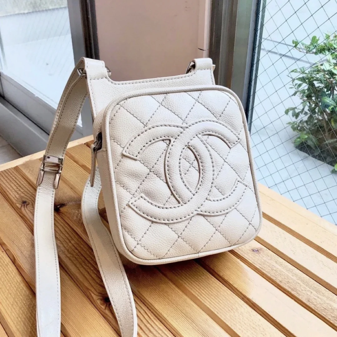 95新 Chanel/香奈儿 Chanel奶油白荔枝牛相机包