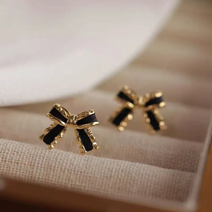 铜合金耳饰 H077  气质轻奢时尚百搭小众简约精致素款甜美耳饰