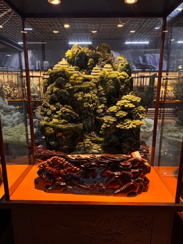 天然岫玉山水摆件