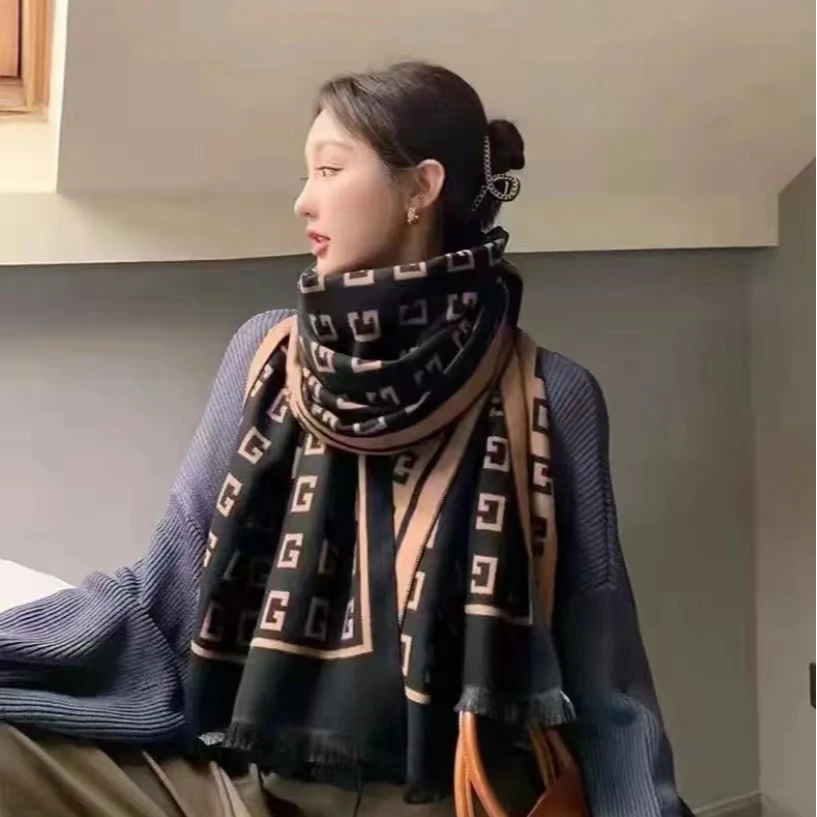 内蒙古厂家直邮羊绒提花字母大披肩围巾两用时尚潮流外搭围脖