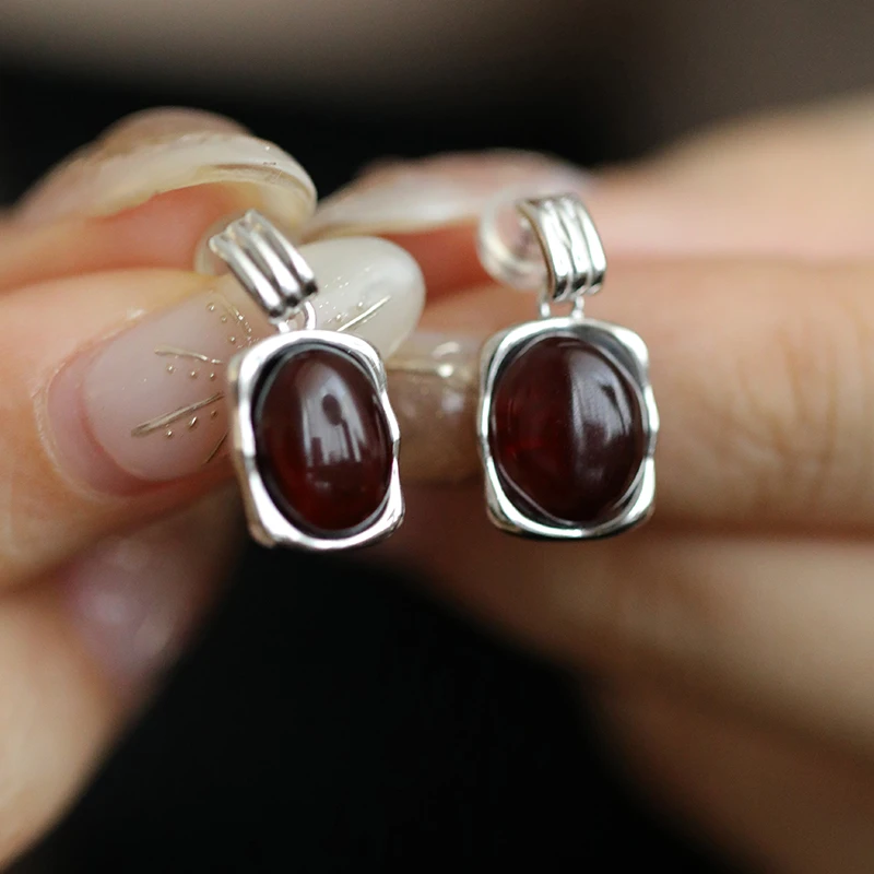 Cmill/晶贵坊925银蛋面方形血珀耳钉女气质轻奢百搭多样性一件发