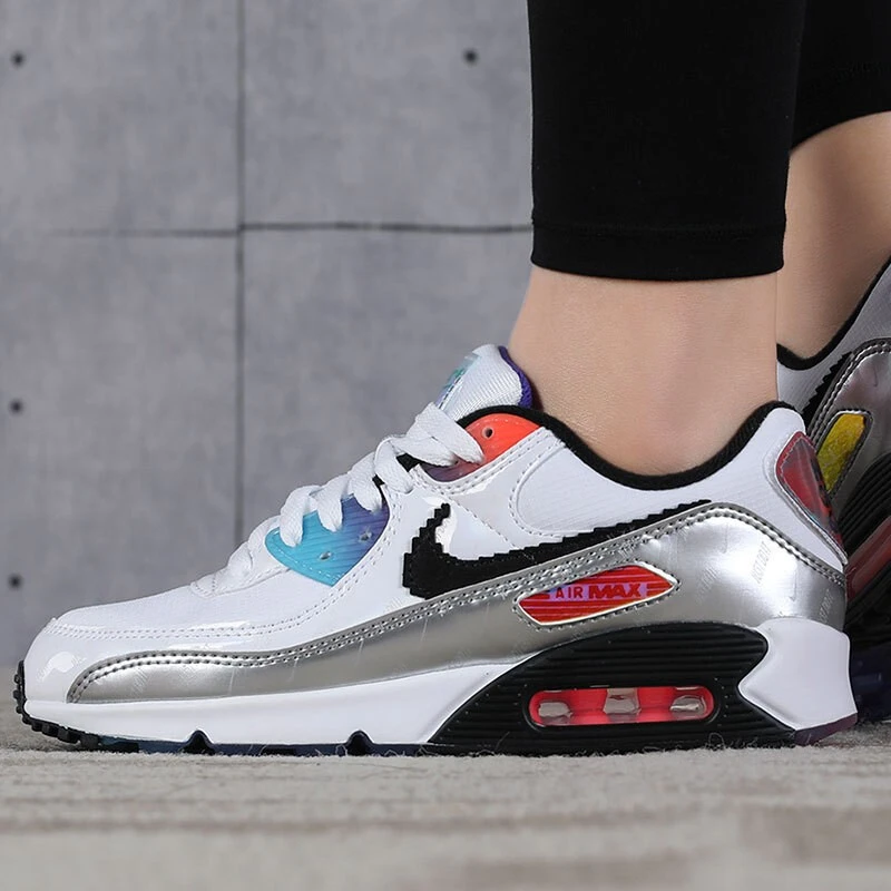 【微瑕慎拍】耐克 女子缓震运动鞋DC0835-101 36.5鞋头鞋底轻微脏