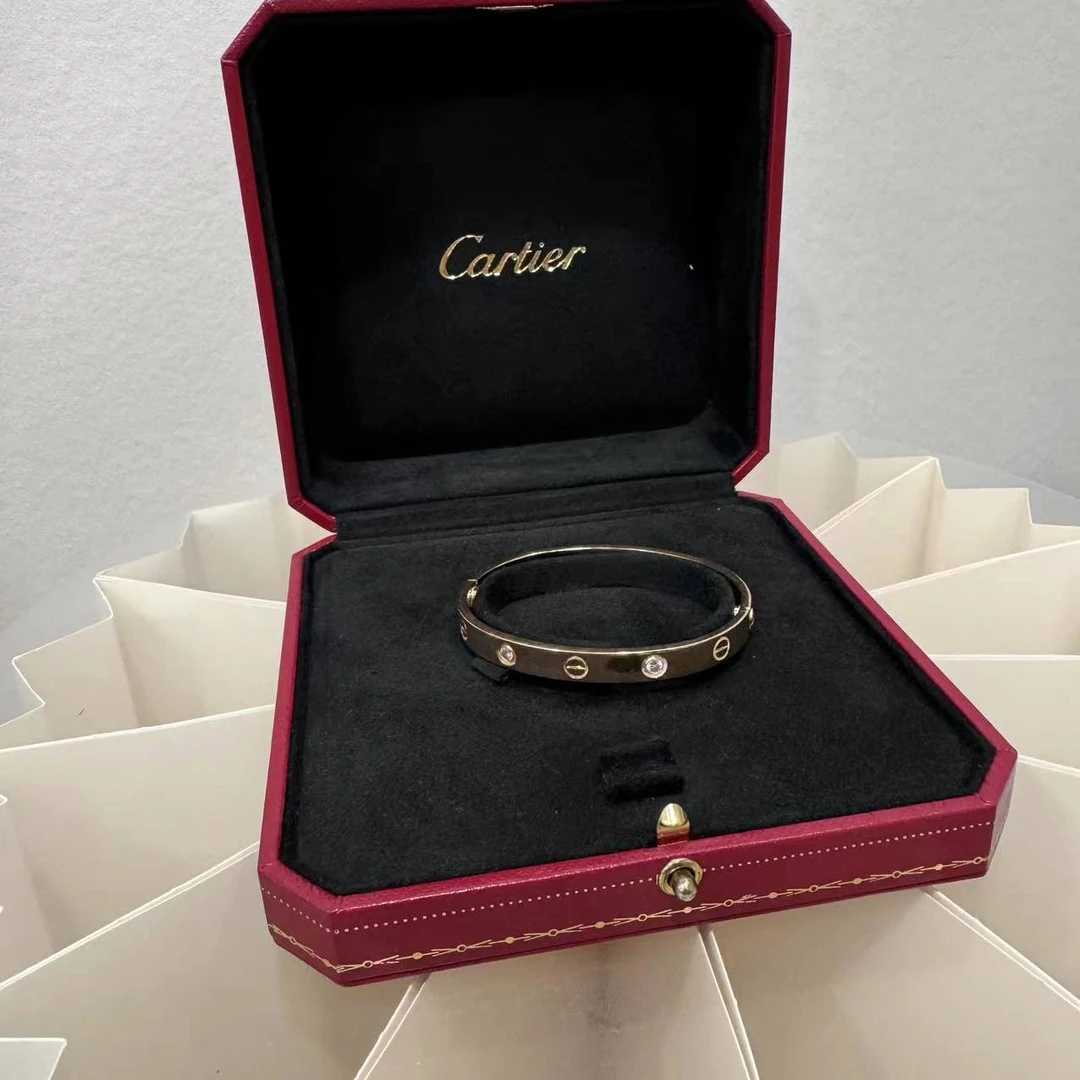 95新 Cartier/卡地亚 多多奢品/卡地亚四钻3代16手镯/98新