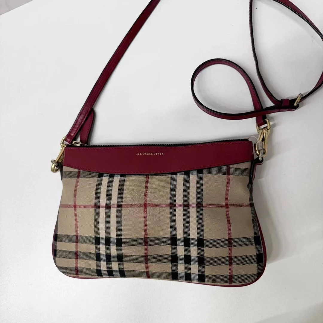 95新 BURBERRY/博柏利 多多奢品/巴宝莉斜挎包/95新