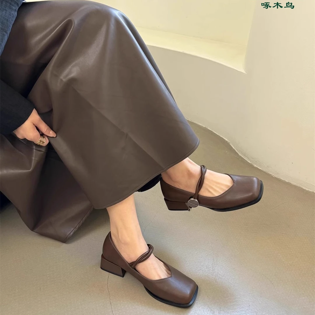 啄木鸟复古方头粗跟玛丽珍鞋女2025春秋季新款温柔一字带中跟单鞋