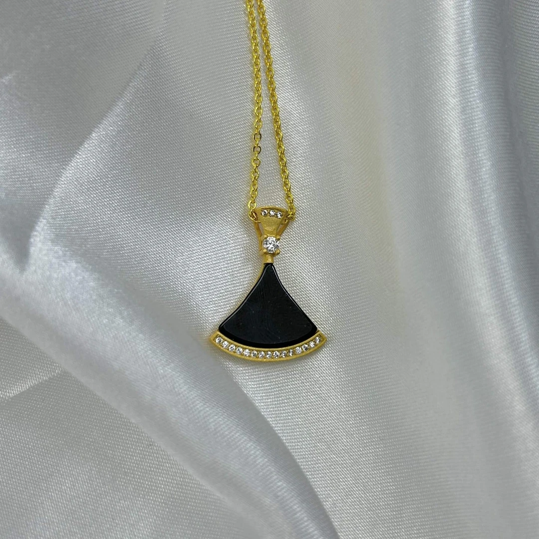 f433-翡翠吊坠-墨翠裙子吊坠-赠礼盒-赠链-合金