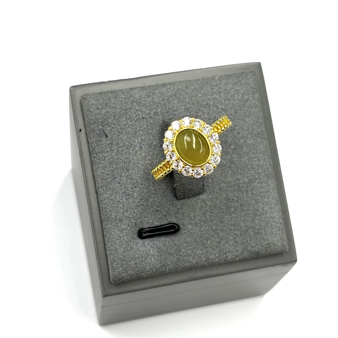 a502-宫廷风设计款和田玉蛋面太阳花戒指-赠礼盒