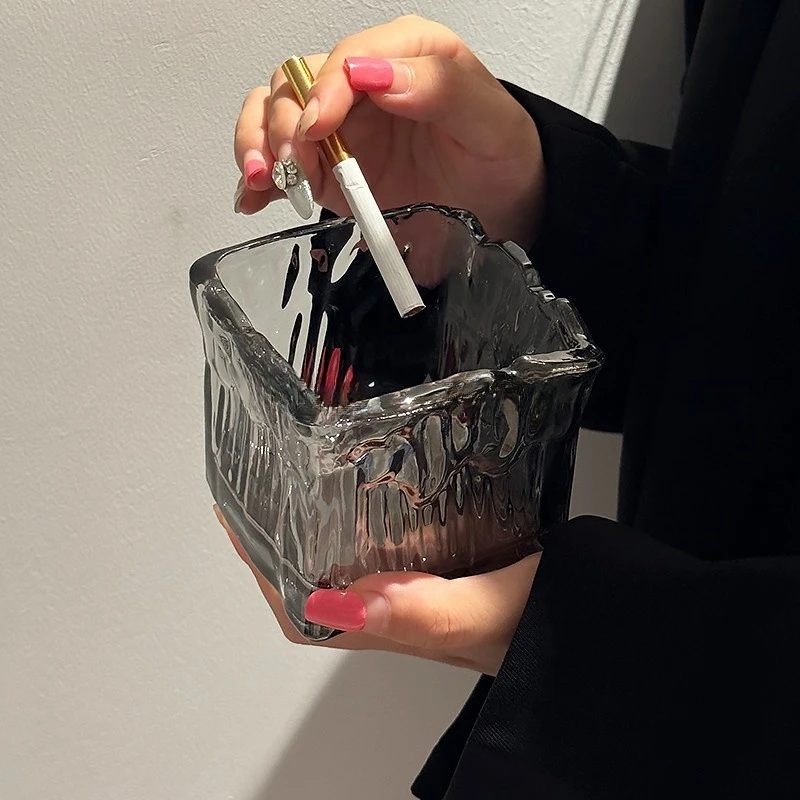 创意ins网红轻玻璃烟灰缸奢小众冰块四方形家用客厅高级装饰摆件