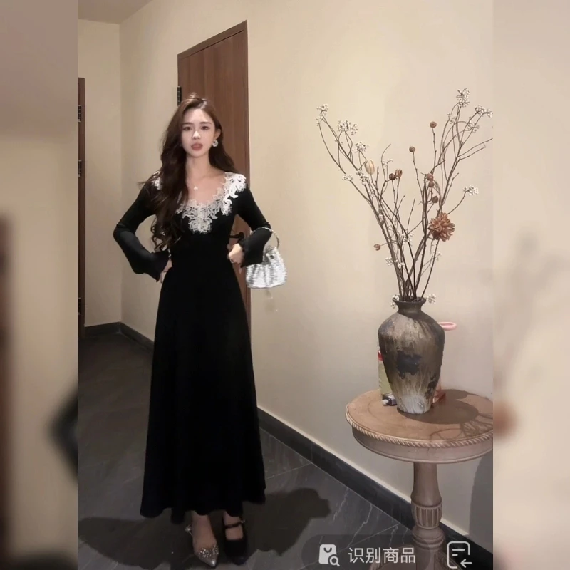 名媛复古高贵典雅立体花朵设计V领蕾丝拼接修身显瘦针织连衣裙女