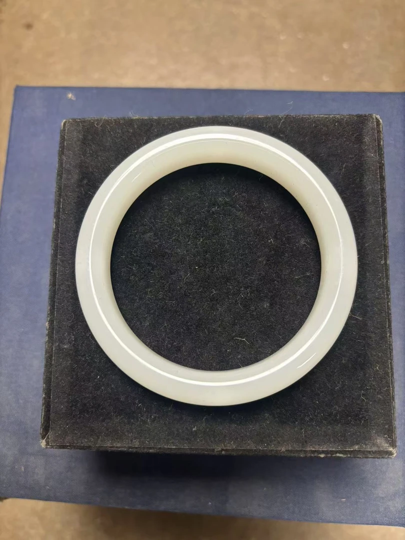 和田玉白手镯一个[小奇精选]