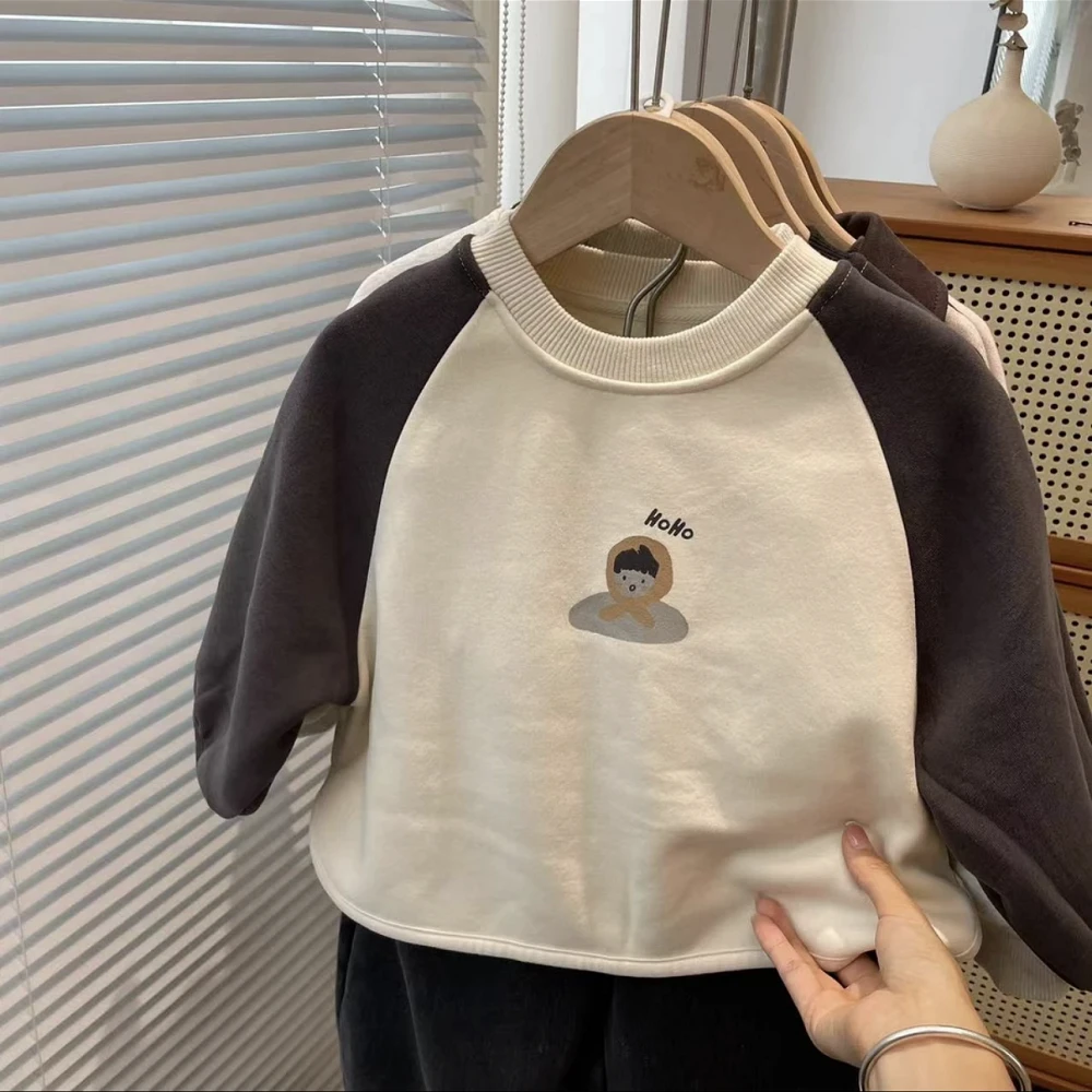 儿童韩版加绒卫衣2025秋冬新款男女童宽松休闲卡通撞色打底衫上衣