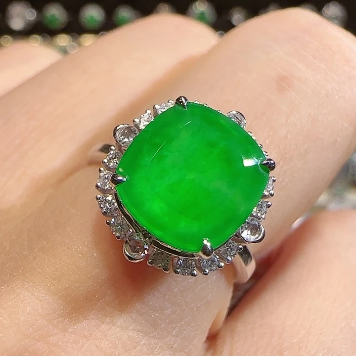 翡翠戒指18K金镶嵌戒指