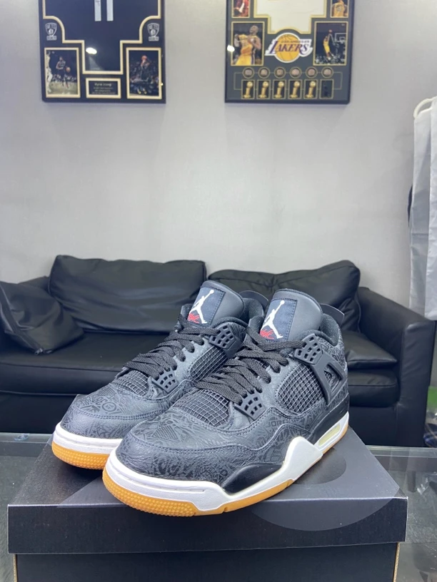 Nike休闲鞋aj4黑镭射44.5码配盒95新中古潮流黑色时尚男鞋中帮