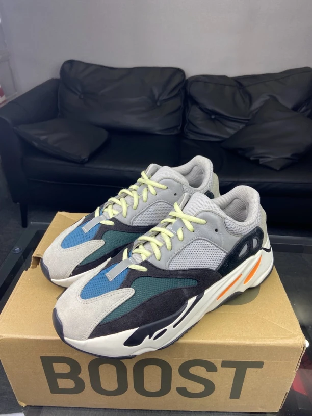adidas休闲鞋Yeezy700初代灰黑43码原盒96新中古潮流透气椰子鞋