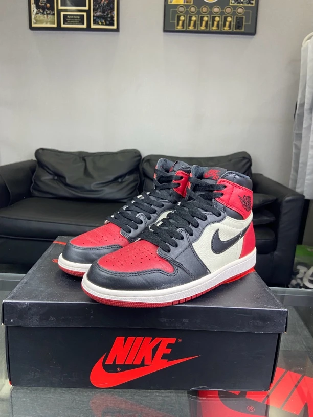 Nike休闲鞋aj1黑红脚趾41码原盒96新中古潮流高帮白红时尚男鞋