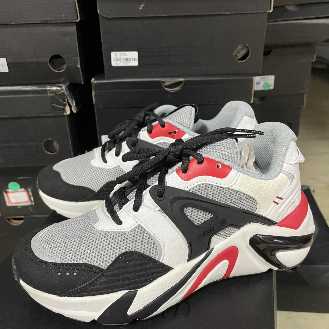 情侣百搭拼色休闲鞋(微微瑕疵介意勿拍)