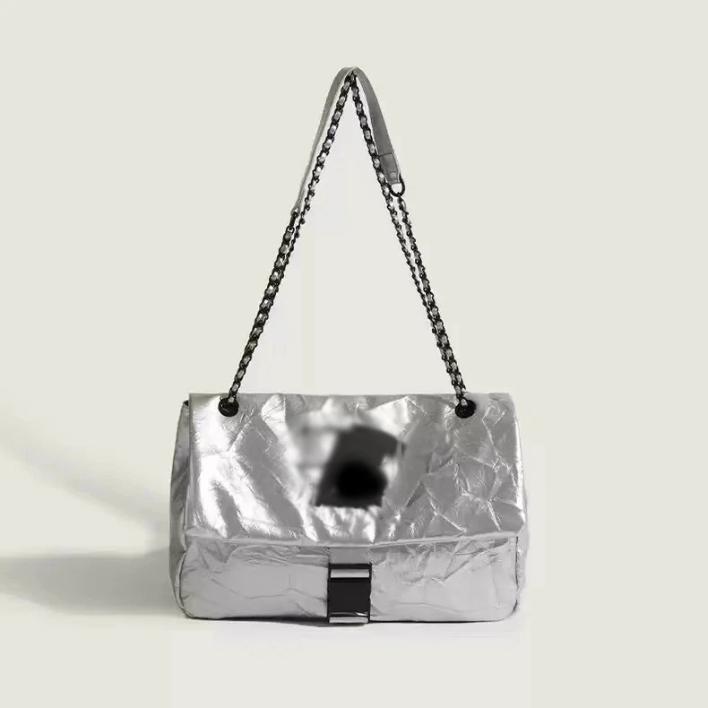 高级质感流浪包女2023新款斜挎链条大容量褶皱软皮通勤单肩托特包