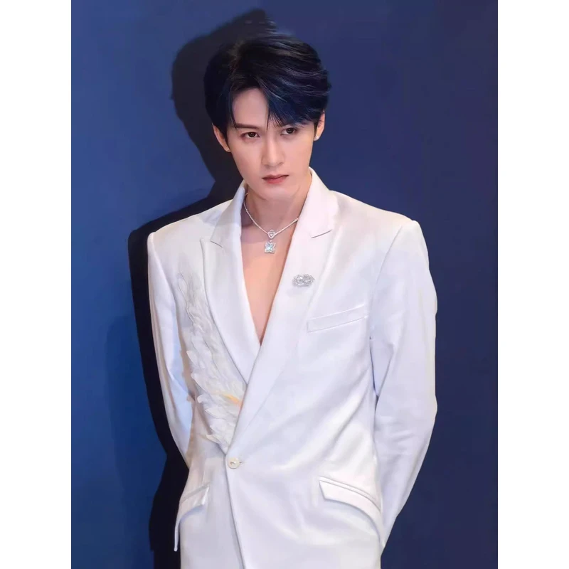 檀健次同款高级感羽毛白色西装休闲西服复古网红白色西装套装