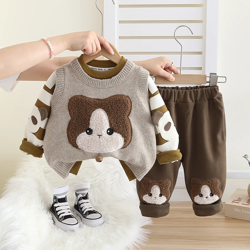 男童春秋季套装新款洋气男宝宝秋装卡通毛衣马甲三件套1-3岁5潮衣