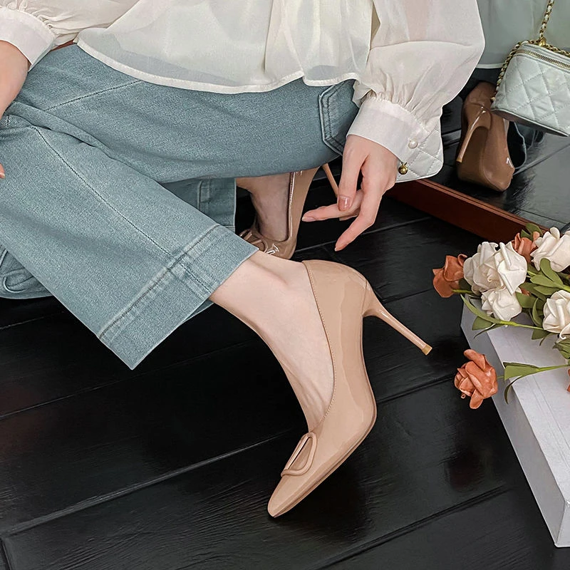 裸色高跟鞋女2025年新款细跟漆皮浅口尖头单鞋职业久站不累工作鞋