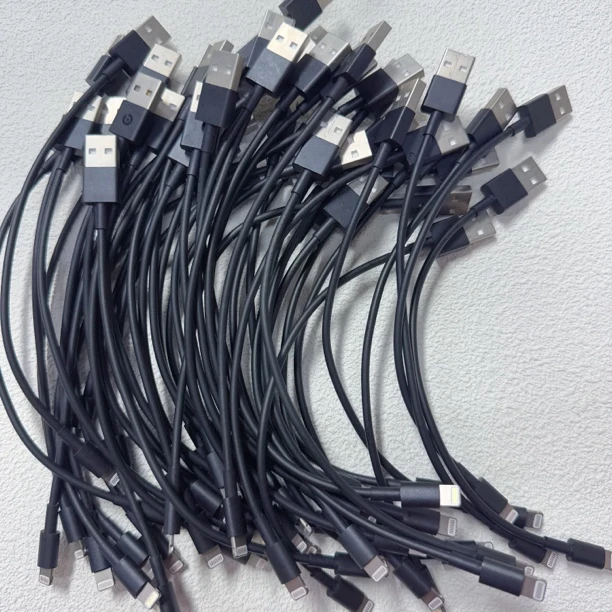 95新 BEATS beats 短线 E75 0.2长度原装usb-L口 5代-14系列手机D